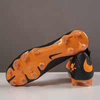 جزمة كرة قدم Nike