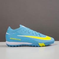 جزمة كرة قدم Nike