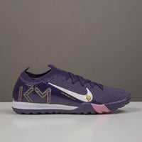 جزمة كرة قدم Nike