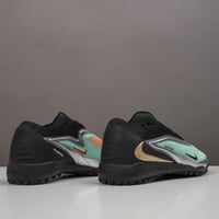 جزمة كرة قدم Nike