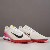 جزمة كرة قدم Nike