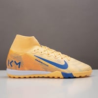 جزمة كرة قدم Nike