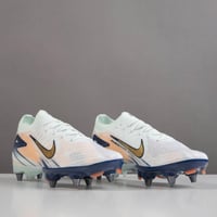 جزمة كرة قدم Nike