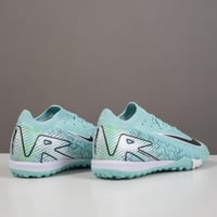 جزمة كرة قدم Nike