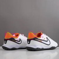 جزمة كرة قدم Nike