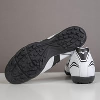 جزمة كرة قدم Mizuno