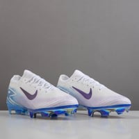 جزمة كرة قدم Nike