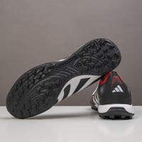 جزمة كرة قدم Adidas