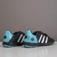 جزمة كرة قدم Adidas