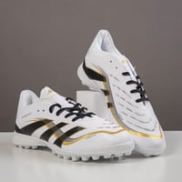 جزمة كرة قدم Adidas