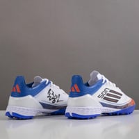 جزمة كرة قدم Adidas