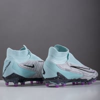 جزمة كرة قدم Nike