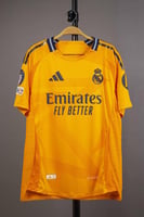 قميص ريال مدريد الاحتياطي 2025/2024