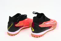 جزمة كرة قدم Nike