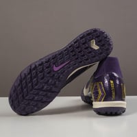 جزمة كرة قدم Nike