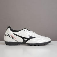 جزمة كرة قدم Mizuno