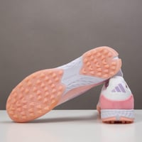 جزمة كرة قدم Adidas