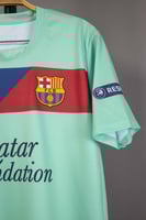 طقم برشلونة الاحتياطي 2010/2011