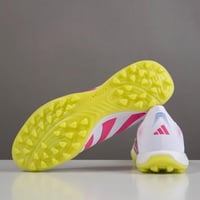 جزمة كرة قدم Adidas