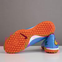 جزمة كرة قدم Adidas