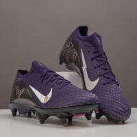 جزمة كرة قدم Nike