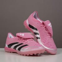 جزمة كرة قدم Adidas