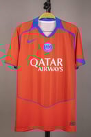 طقم باريس الاساسي 2025/2026