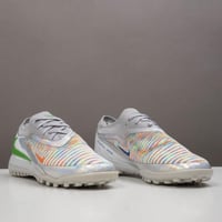 جزمة كرة قدم Nike