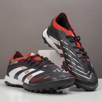 جزمة كرة قدم Adidas