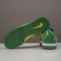 جزمة كرة قدم Nike