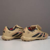 جزمة كرة قدم Adidas