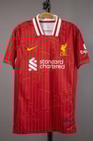 طقم ليفربول الاساسي 2024/2025