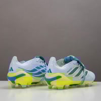 جزمة كرة قدم Adidas