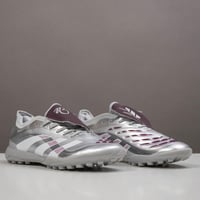 جزمة كرة قدم Adidas