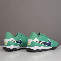 جزمة كرة قدم Nike