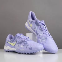 جزمة كرة قدم Nike