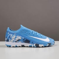 جزمة كرة قدم Nike