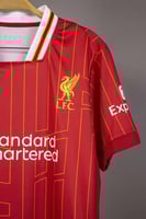 طقم ليفربول الاساسي 2024/2025