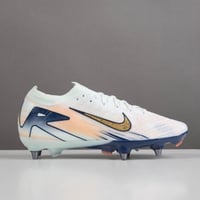 جزمة كرة قدم Nike