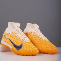 جزمة كرة قدم Nike