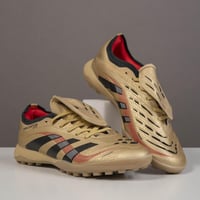 جزمة كرة قدم Adidas