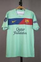 طقم برشلونة الاحتياطي 2010/2011