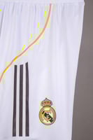 طقم ريال مدريد الاساسي 2025\2026