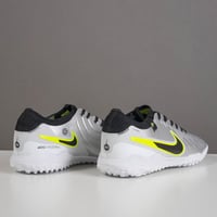 جزمة كرة قدم Nike