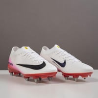 جزمة كرة قدم Nike