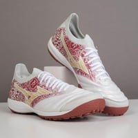 جزمة كرة قدم Mizuno