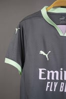 قميص ميلان الاحتياطي 2024/2025