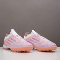 جزمة كرة قدم Adidas