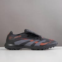 جزمة كرة قدم Adidas