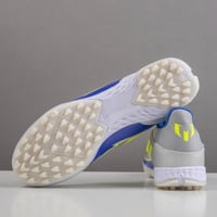 جزمة كرة قدم adidas